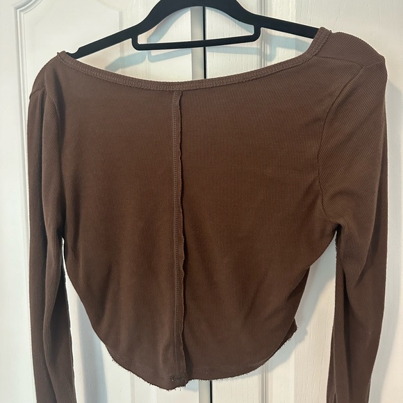 Out from Under Long sleeve cropped shirt - Picture 6 of 6